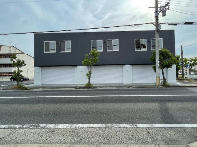 近江八幡市出町の事務所の外観|落ち着いた雰囲気の外観です