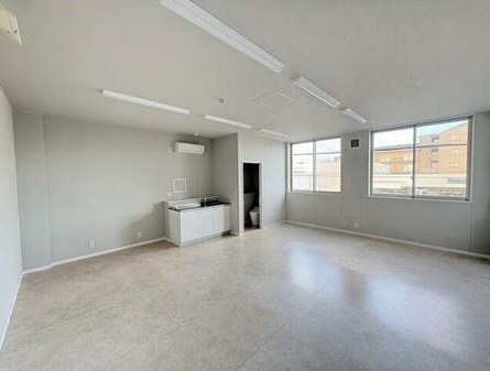 近江八幡市出町の事務所の内装|中はこのようになっています