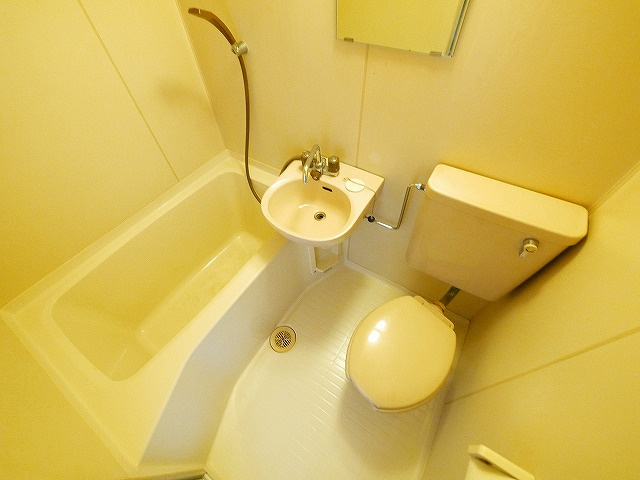 SSKビルの洗面所|広い洗面スペース