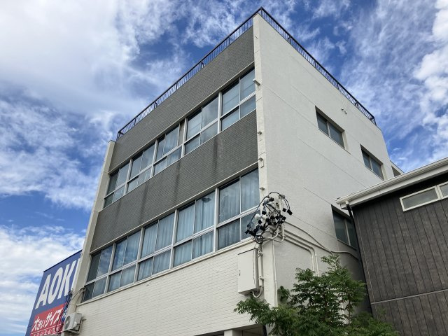 マルカビル