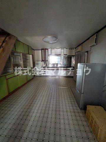 稲成戸建ての居間・リビング|こちらのリビングで趣味の時間をお楽しみください