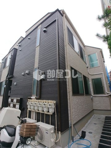 HOME DAYS中野の外観