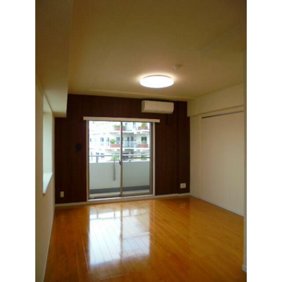 【居間・リビング】 | ステージファースト中野駅前 | 10.2帖のきれいな洋室。