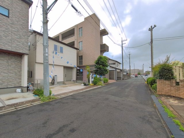ふじみ野市駒林元町２丁目の中古一戸建の前面道路含む現地写真|北側6.0ｍ公道