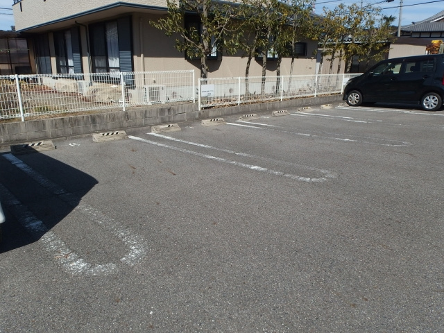 シャンポワール舞木Ｂの駐車場