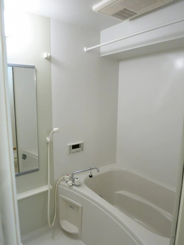 シャンポワール舞木Ｂの浴室