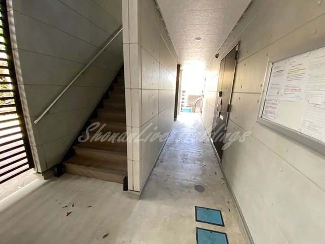 藤沢市円行のアパートのエントランス|毎日通るエントランス♪