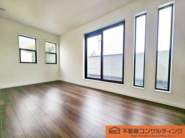 神戸市灘区青谷町3丁目　新築戸建の洋室