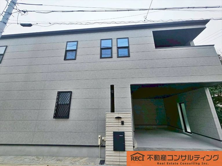 神戸市灘区青谷町3丁目　新築戸建のエントランス