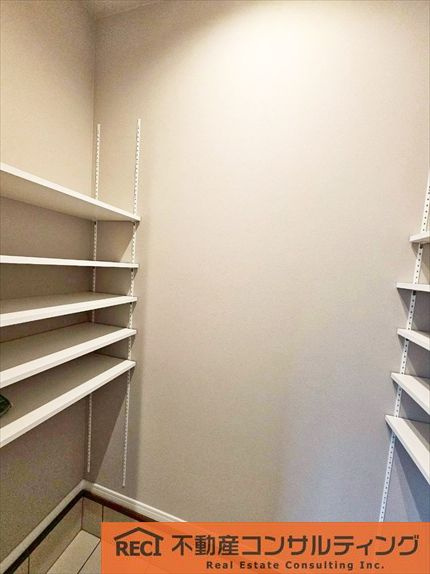 神戸市灘区青谷町3丁目　新築戸建の収納