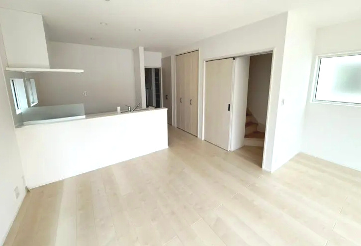 佐伯区三宅5丁目　№36530の居間・リビング|LDK20帖
明るく開放感ある
リビングです。