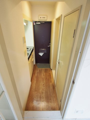 バリュージュ船越の玄関