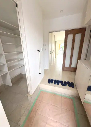 佐伯区三宅5丁目　№36530の玄関|広いので
混雑しません。