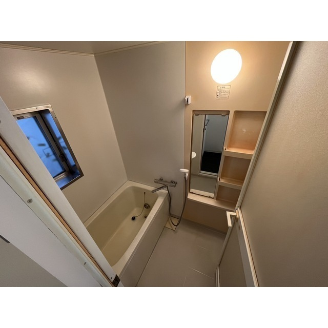 サンシャイン新真鍋の浴室