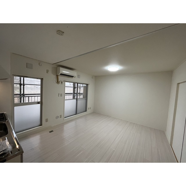 サンシャイン新真鍋の居間・リビング