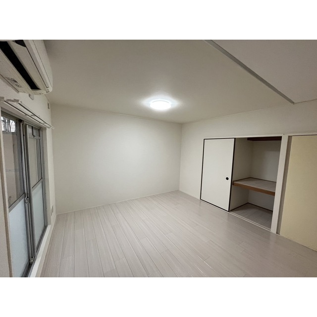 サンシャイン新真鍋の居間・リビング