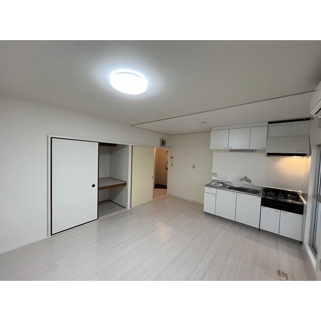 サンシャイン新真鍋の居間・リビング