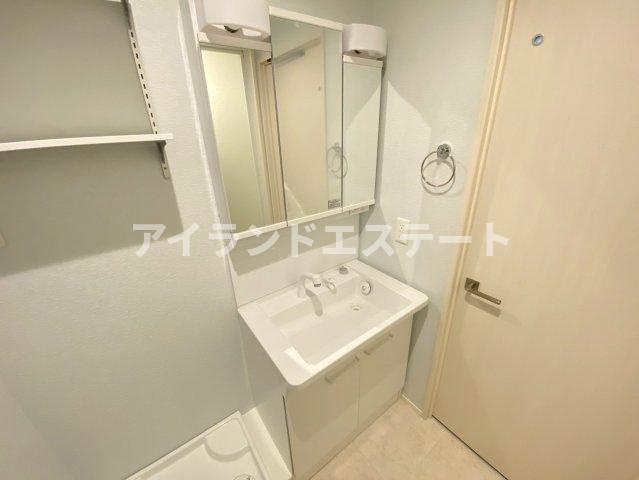 ヴィラ・シンビオーズ三軒茶屋　上階無し　オートロック　の独立洗面台