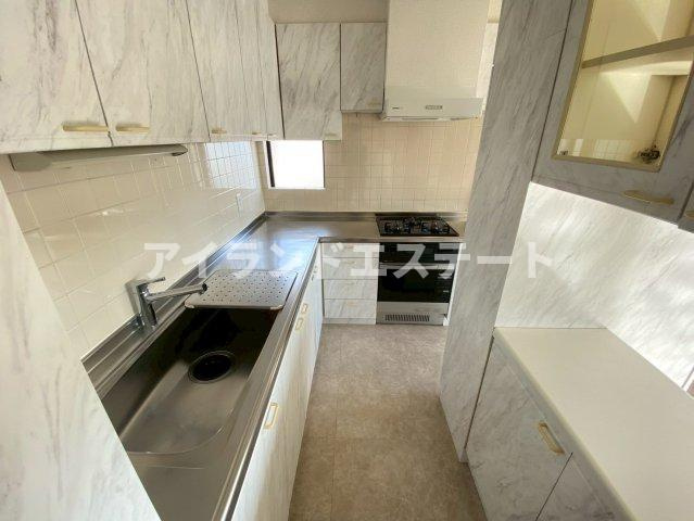 パインヒルガーデン　防音室付き　楽器相談可　オートロックのキッチン