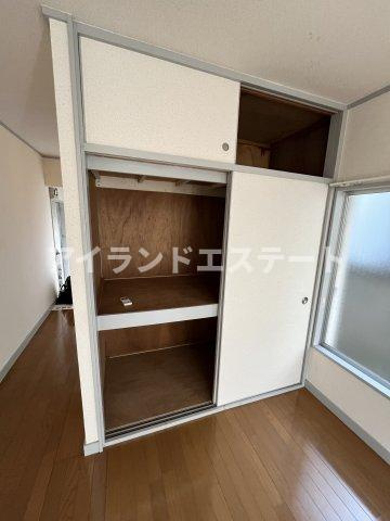 10FLATS　駅近　室内洗濯機置場　南向きの収納