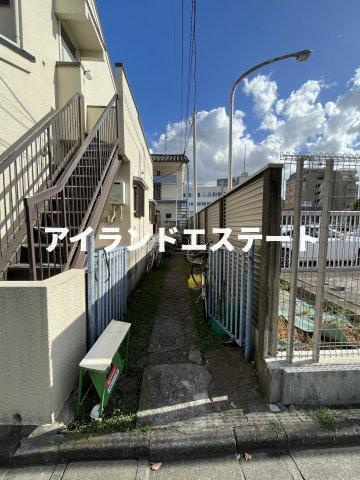 10FLATS　駅近　室内洗濯機置場　南向きのエントランス