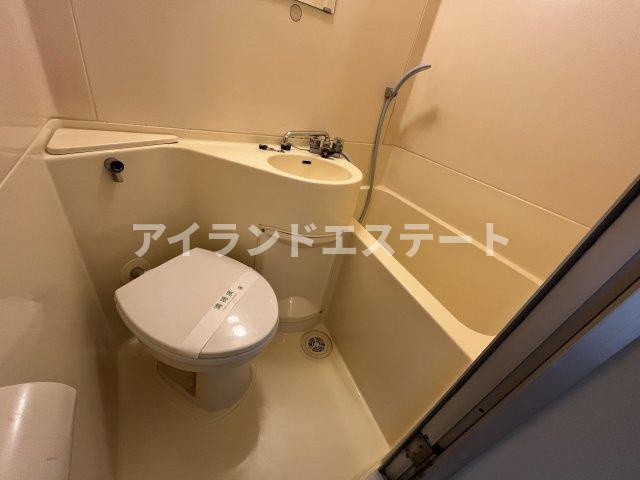 10FLATS　駅近　室内洗濯機置場　南向きのトイレ