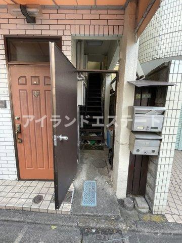 坂西荘　敷金0　礼金0　角部屋のエントランス