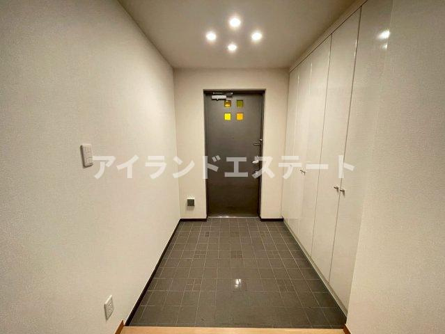 ガーデン東が丘-W　ペット相談　トランクルーム　の玄関