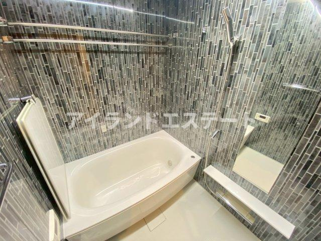 ガーデン東が丘アネックス　角部屋　南東向き　ウォークインクローゼットの浴室