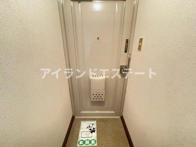 ハイツニュータカバ　ネット無料　角部屋　学生おすすめの玄関