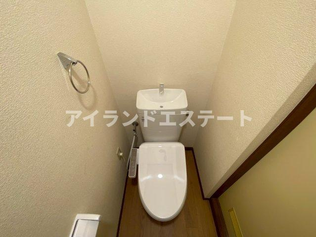 ハイム清芳　宅配BOX　陽当たり良好　独立洗面台のトイレ