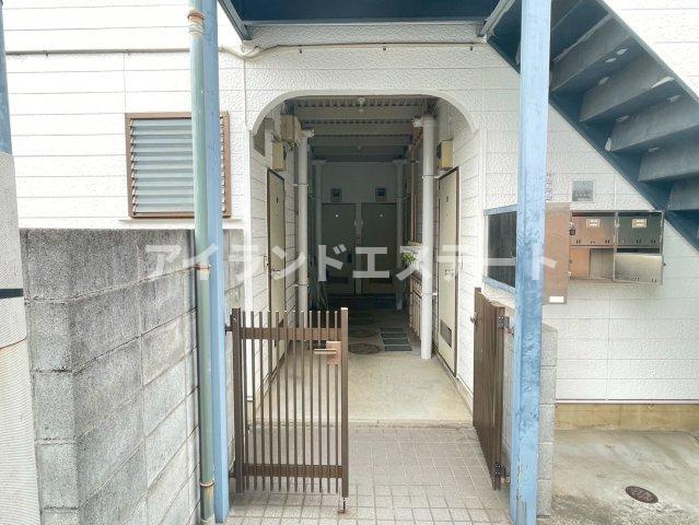 シャンデール　角部屋　最上階　学生おすすめ　のエントランス