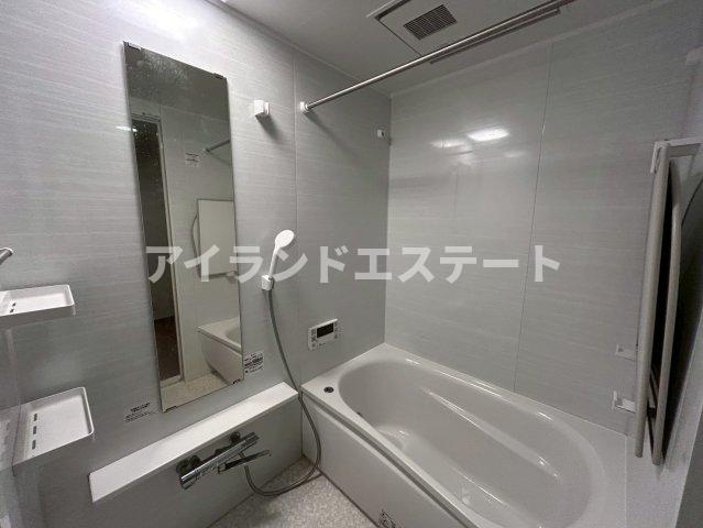 ヴィク駒沢　駅近　専用庭　角部屋の浴室