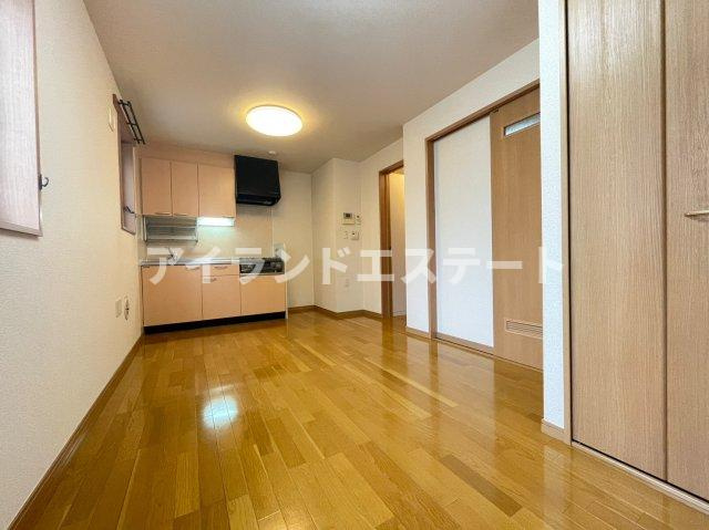 スターヴァレイ・イーサイド　ネット無料　最上階　通風良好の居間・リビング|※別号室参考写真