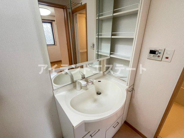 スターヴァレイ・イーサイド　ネット無料　最上階　通風良好の洗面所|※別号室参考写真