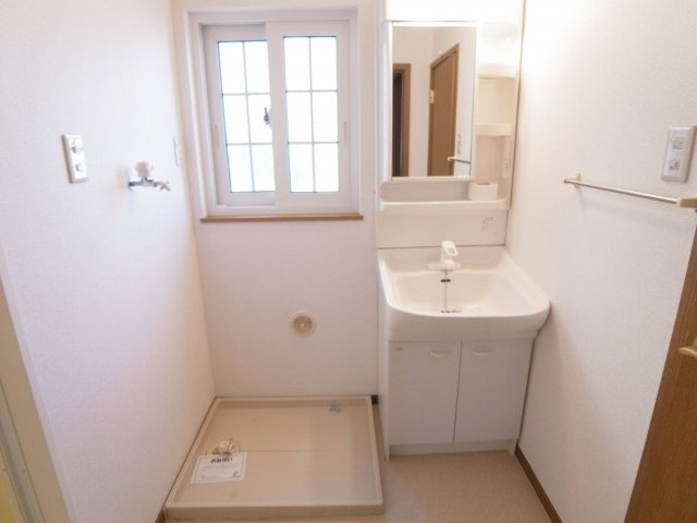 ブリックハウスの洗面所|忙しい朝には欠かせない洗面所です