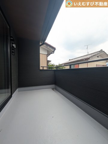 Livele Garden.S　深谷岡里第3のバルコニー|南バルコニーで毎日のお洗濯もラクラク快適
しっかり太陽の光が降り注ぐ南向きなのでお洗濯物が乾きやすい♪
