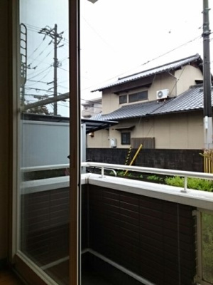 【バルコニー】 | アクティーフ・ヴィラ | お洗濯にも便利なバルコニー付き