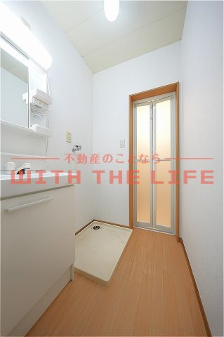 ハーモニーハイツ【キャッシュバック対象物件】の洗面所|広い洗面スペース