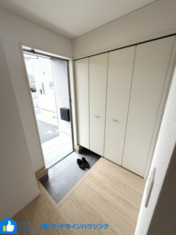 クレイドルガーデン郷瀬町第2　2号棟の前面道路含む現地写真