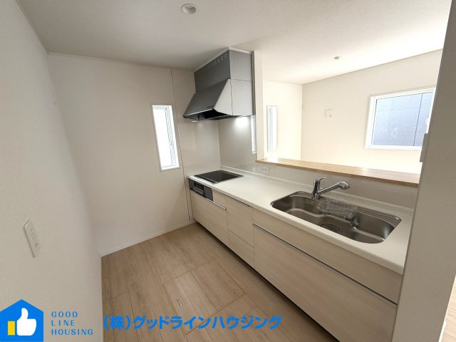 クレイドルガーデン郷瀬町第2　2号棟の前面道路含む現地写真|西側は障害物無く解放感あり