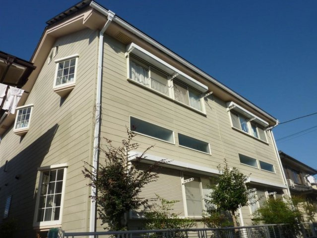 シャトルコンポのエントランス