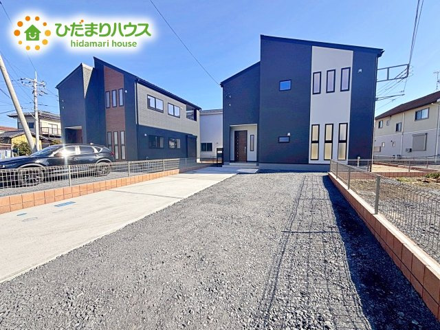 【駐車場】 | 那珂市菅谷16期　新築戸建　2号棟 | ゆったりとしたカースペースで、ファミリーカーや軽自動車もラクラク駐車出来ますね♪