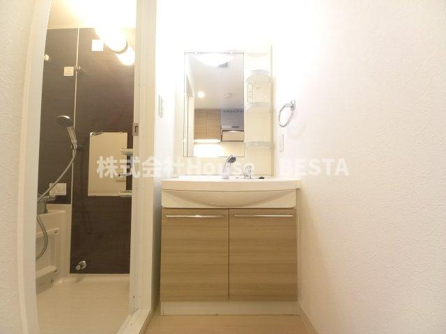 レン元町駅前の独立洗面台