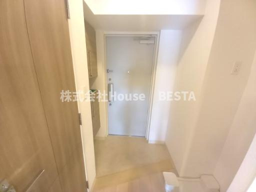 レン元町駅前の玄関