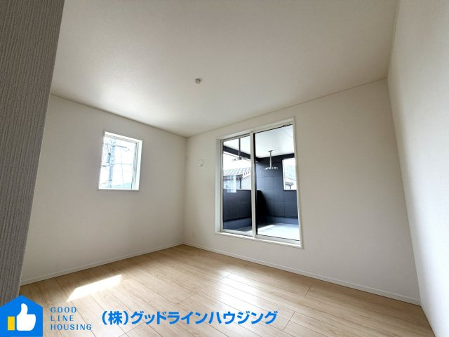 クレイドルガーデン郷瀬町第2　3号棟の洋室|洋室6.5帖、インナーバルコニーと直結してます