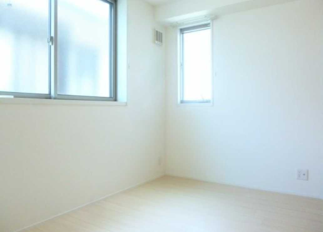 テラス312　築浅　ネット無料　メゾネットの内装