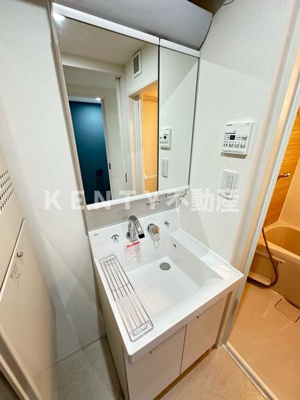 【洗面所】 | ＣＯＣＯＣＵＢＥ鵜の木 | 広い洗面スペース