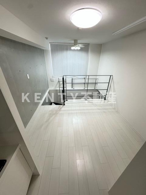 【内装】 | ＣＯＣＯＣＵＢＥ鵜の木 | 明るい色調の室内です