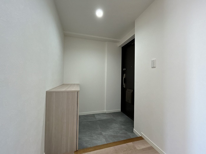 コープ野村新安城D棟の玄関